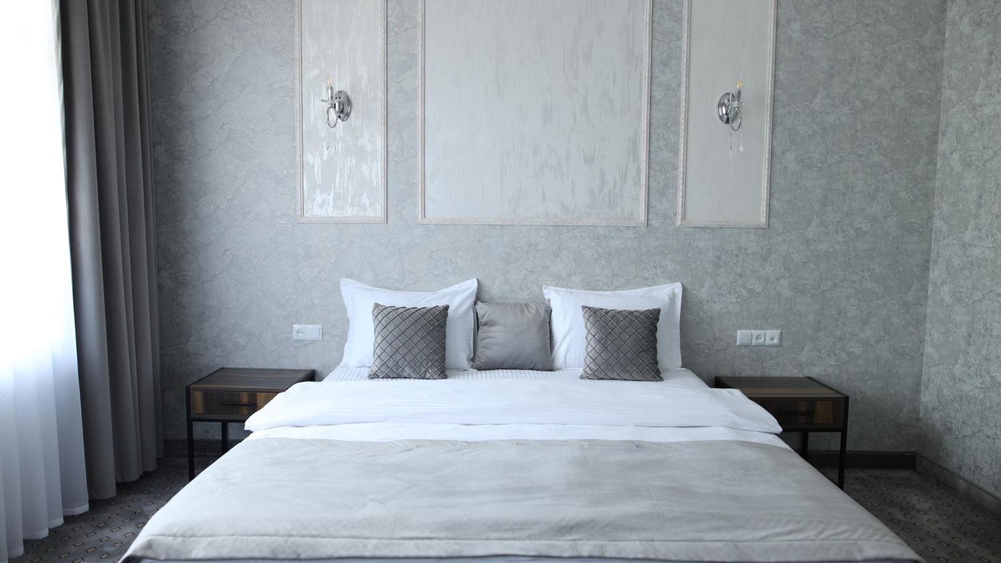 Bmg Hotel By Grigoryans Group Goris Bagian luar foto