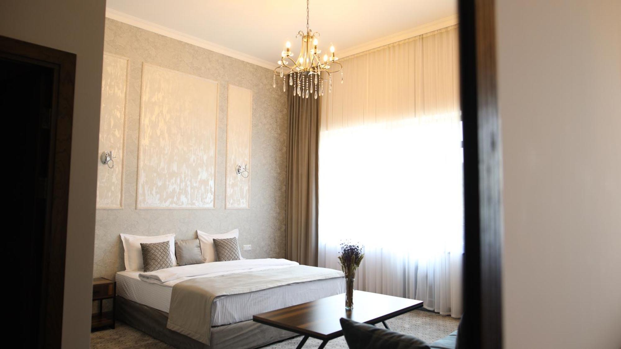Bmg Hotel By Grigoryans Group Goris Bagian luar foto
