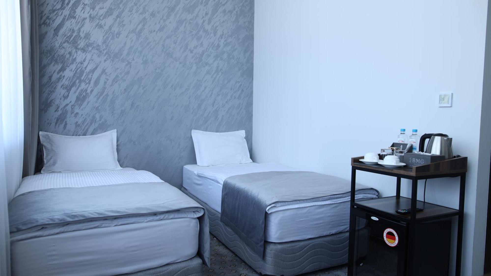 Bmg Hotel By Grigoryans Group Goris Bagian luar foto