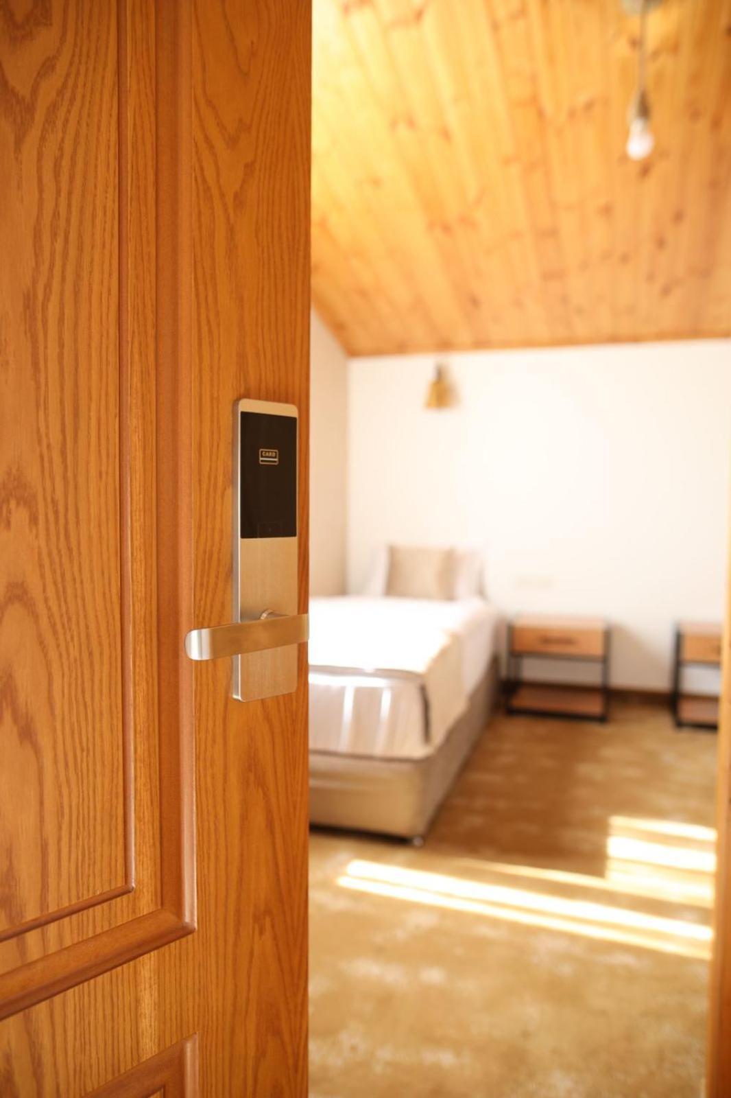 Bmg Hotel By Grigoryans Group Goris Bagian luar foto