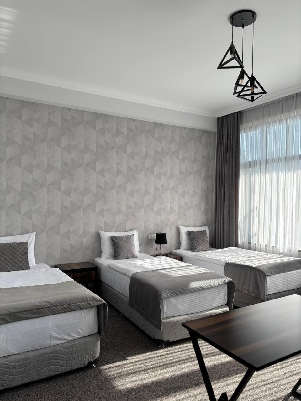 Bmg Hotel By Grigoryans Group Goris Bagian luar foto