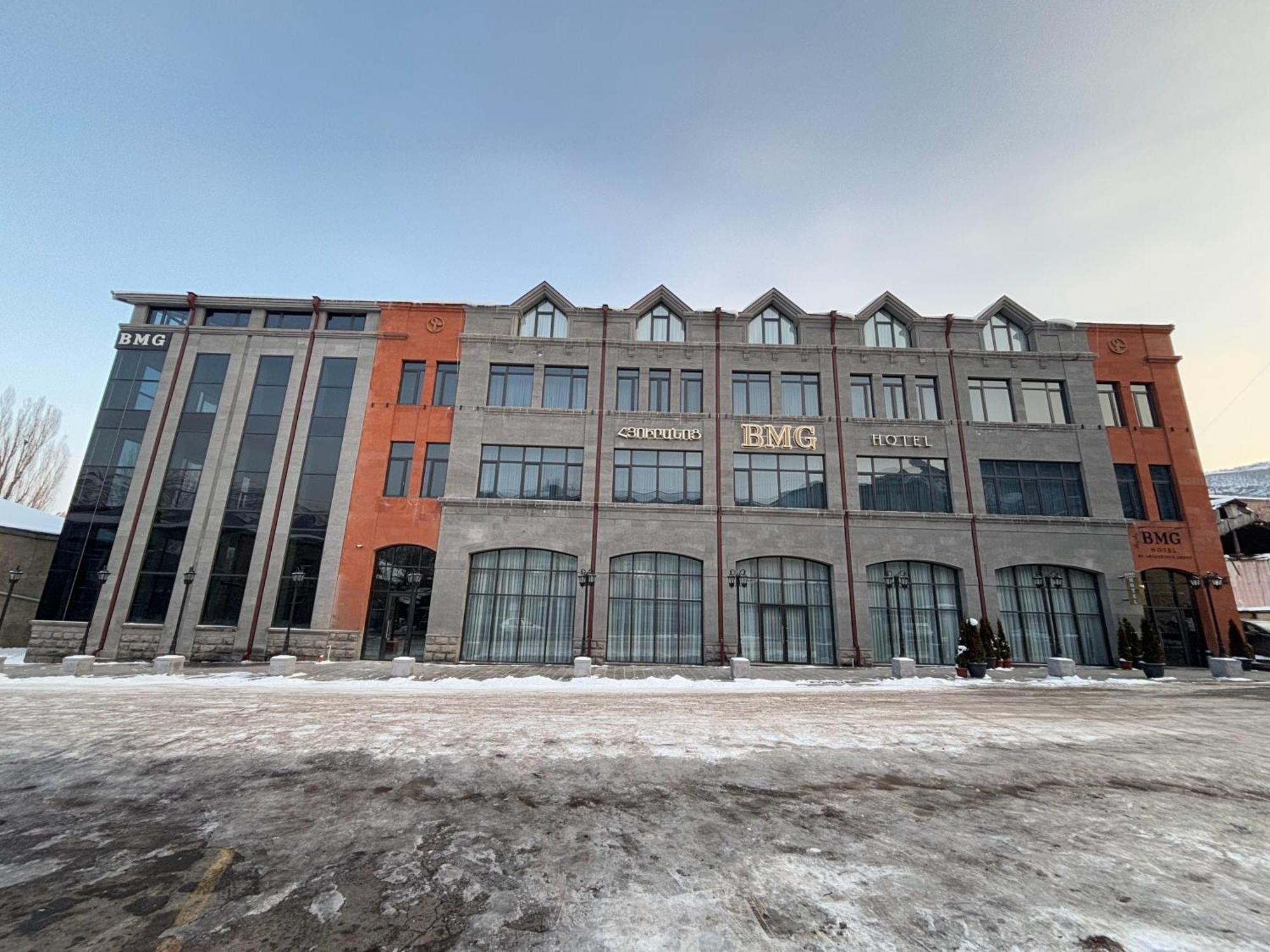 Bmg Hotel By Grigoryans Group Goris Bagian luar foto