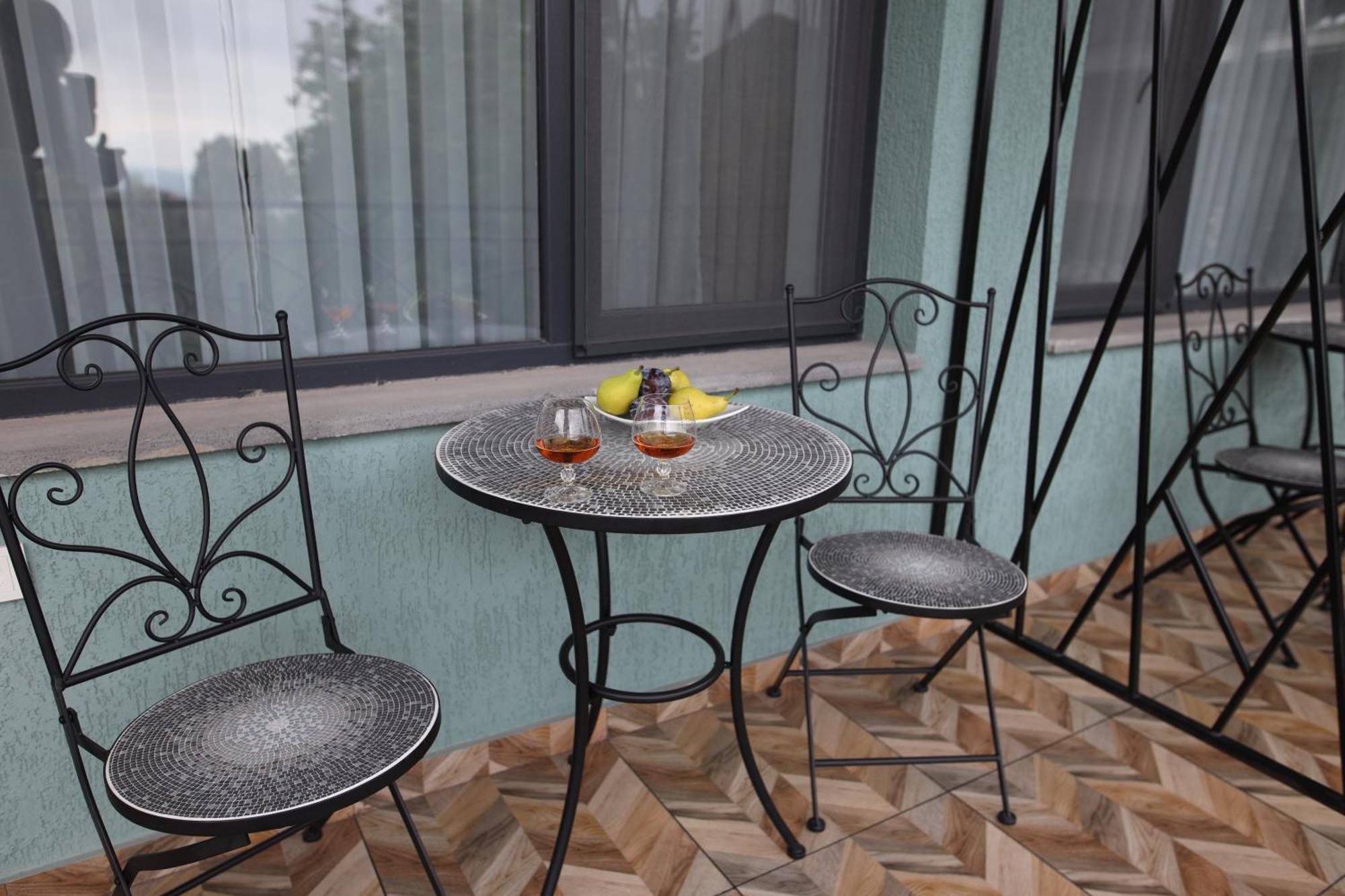Bmg Hotel By Grigoryans Group Goris Bagian luar foto